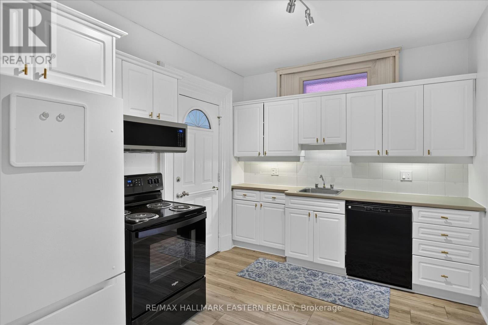475 Aylmer Street N, Peterborough (Town Ward 3), Ontario  K9H 3W3 - Photo 14 - X13523050