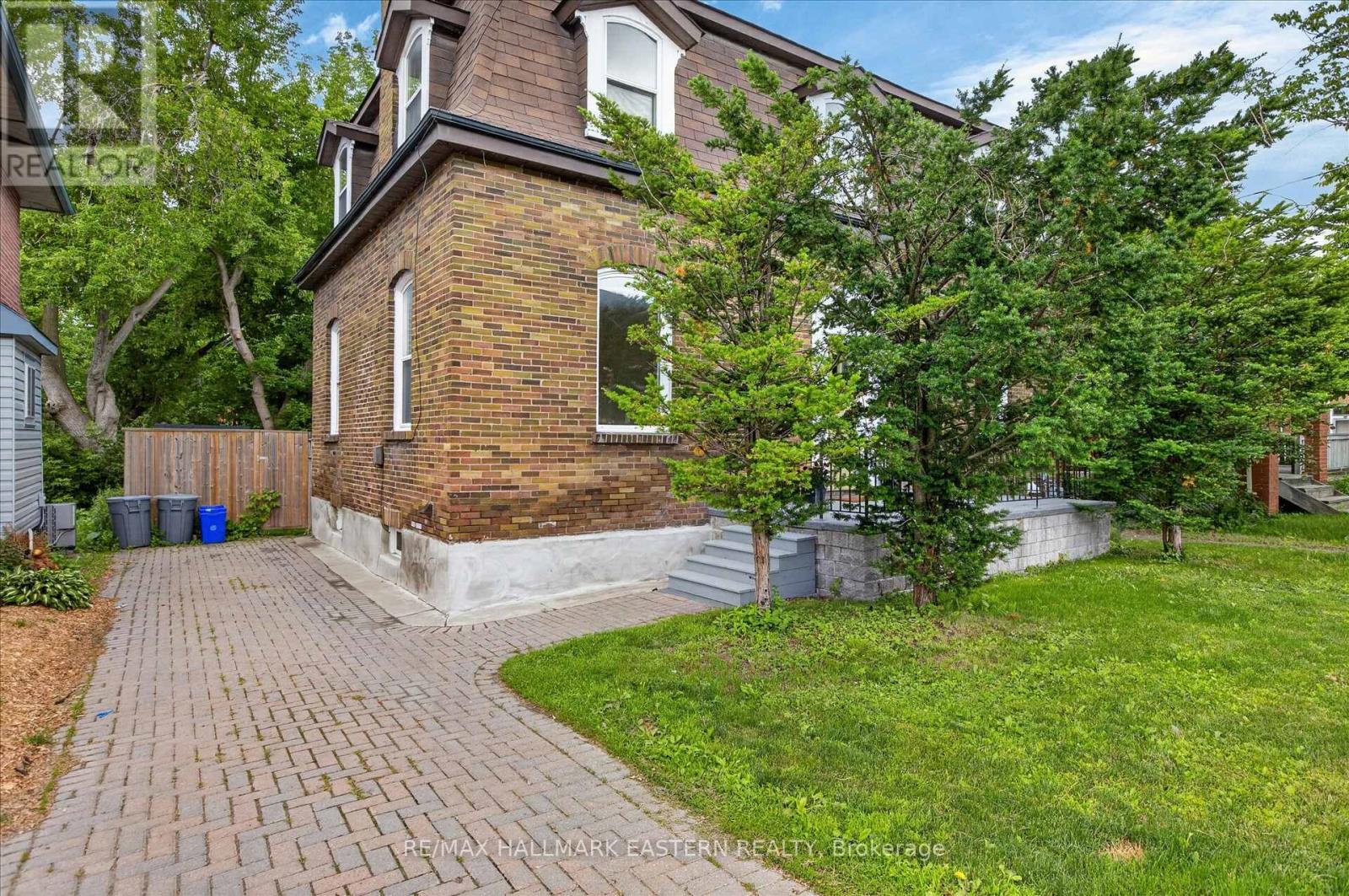 475 Aylmer Street N, Peterborough (Town Ward 3), Ontario  K9H 3W3 - Photo 2 - X13523050