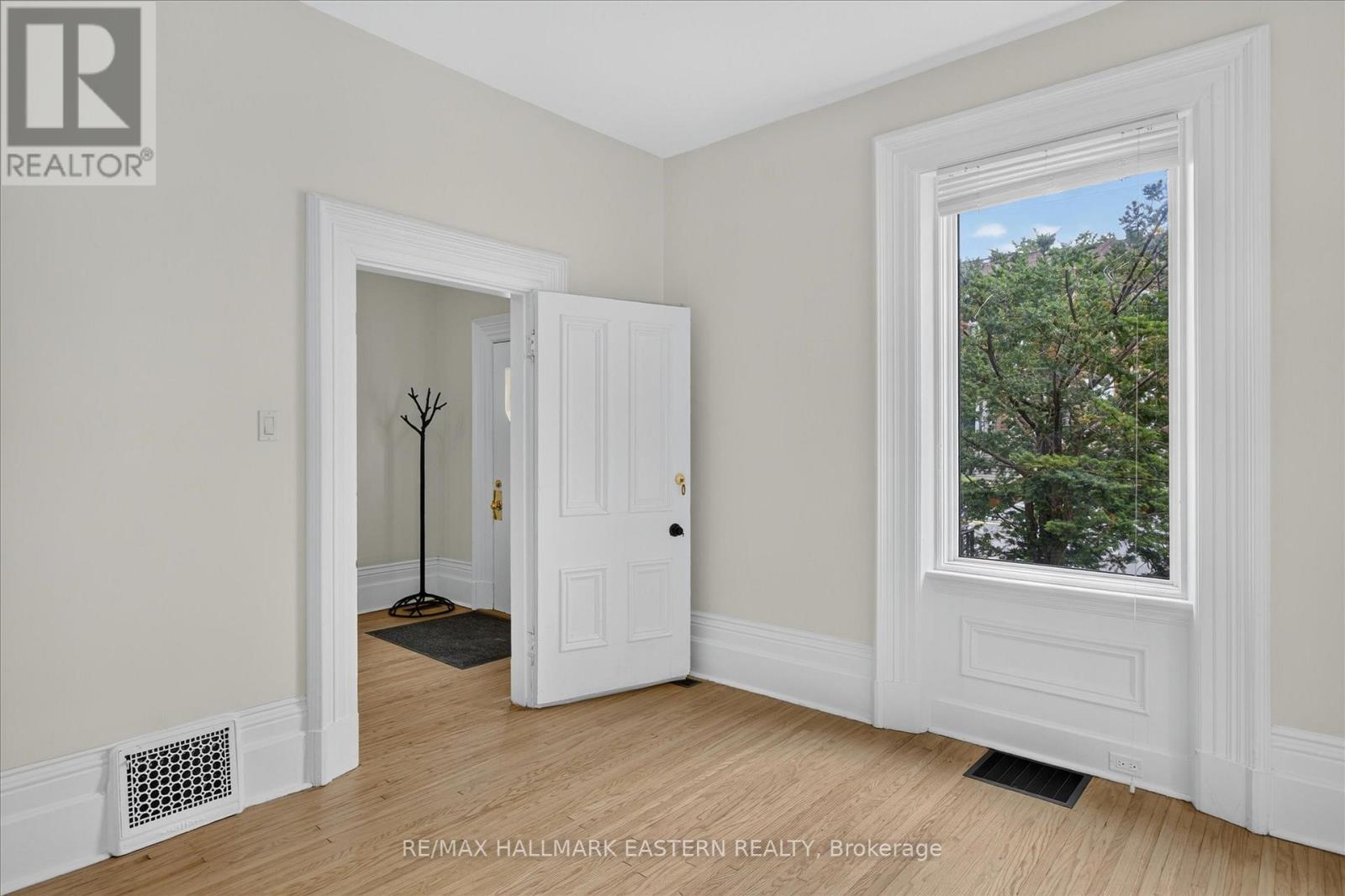 475 Aylmer Street N, Peterborough (Town Ward 3), Ontario  K9H 3W3 - Photo 8 - X13523050