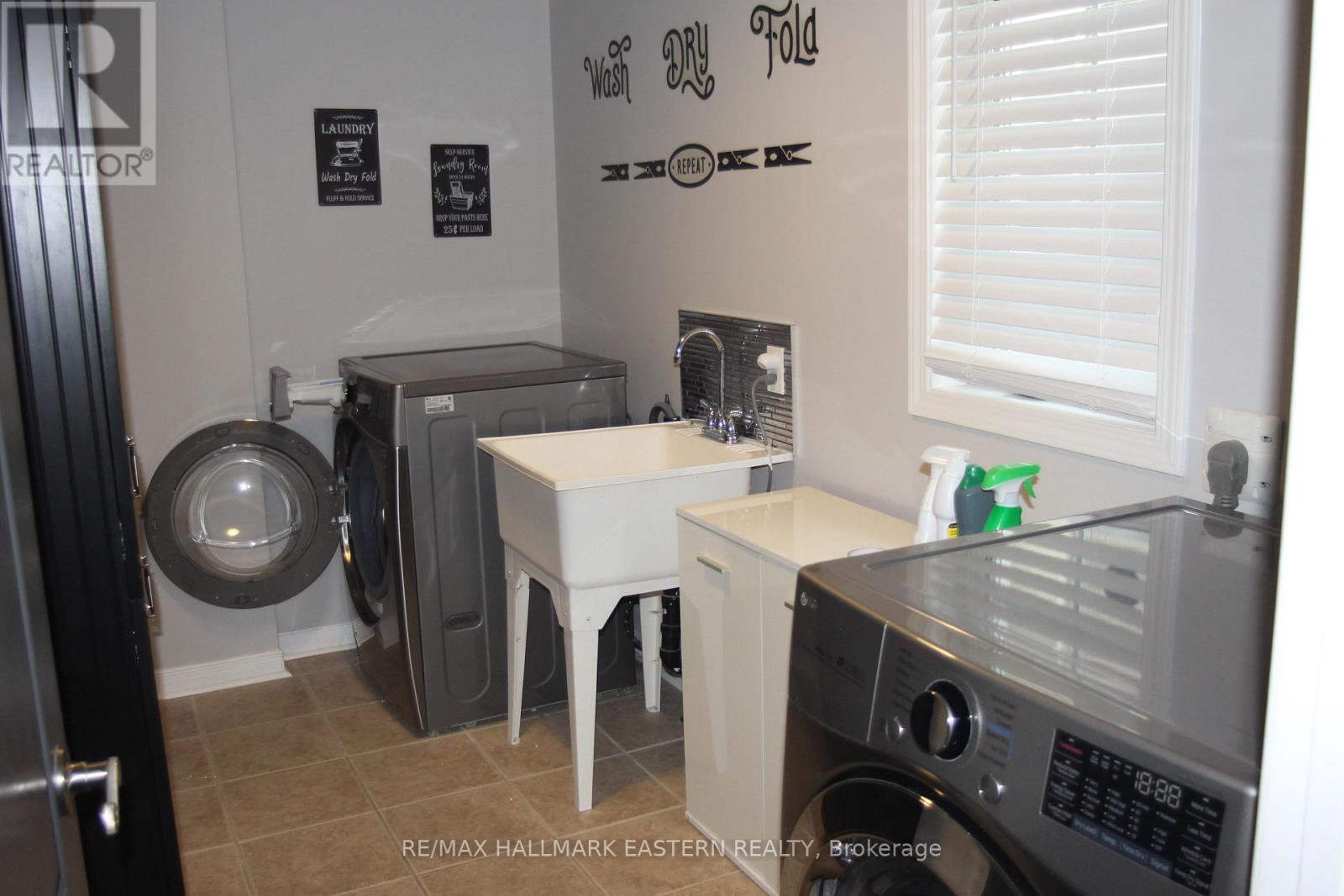 1 Milligan Street, Clarington (Newcastle), Ontario  L1B 1R2 - Photo 15 - E13523088