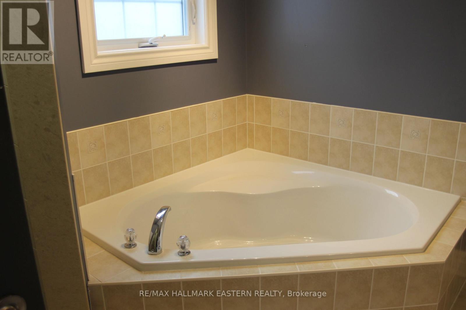 1 Milligan Street, Clarington (Newcastle), Ontario  L1B 1R2 - Photo 19 - E13523088