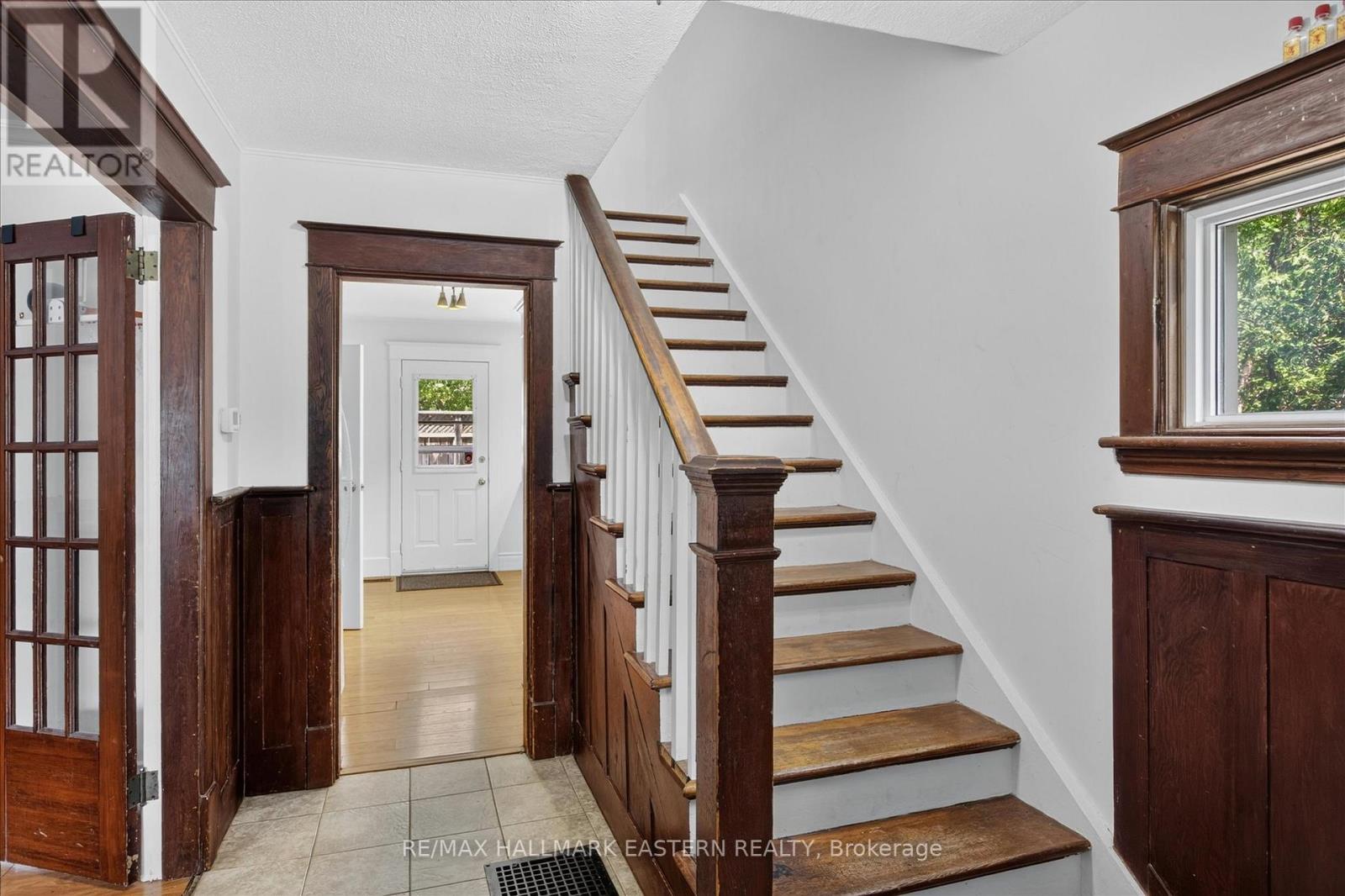 226 Mcdonnel Street, Peterborough (Town Ward 3), Ontario  K9H 2V9 - Photo 8 - X13523326