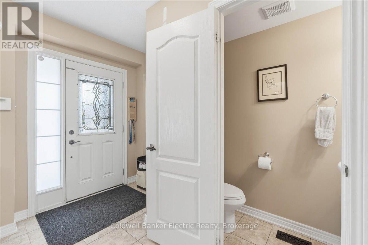 665 Heritage Trail, Peterborough (Northcrest Ward 5), Ontario  K9L 0A7 - Photo 2 - X13525798