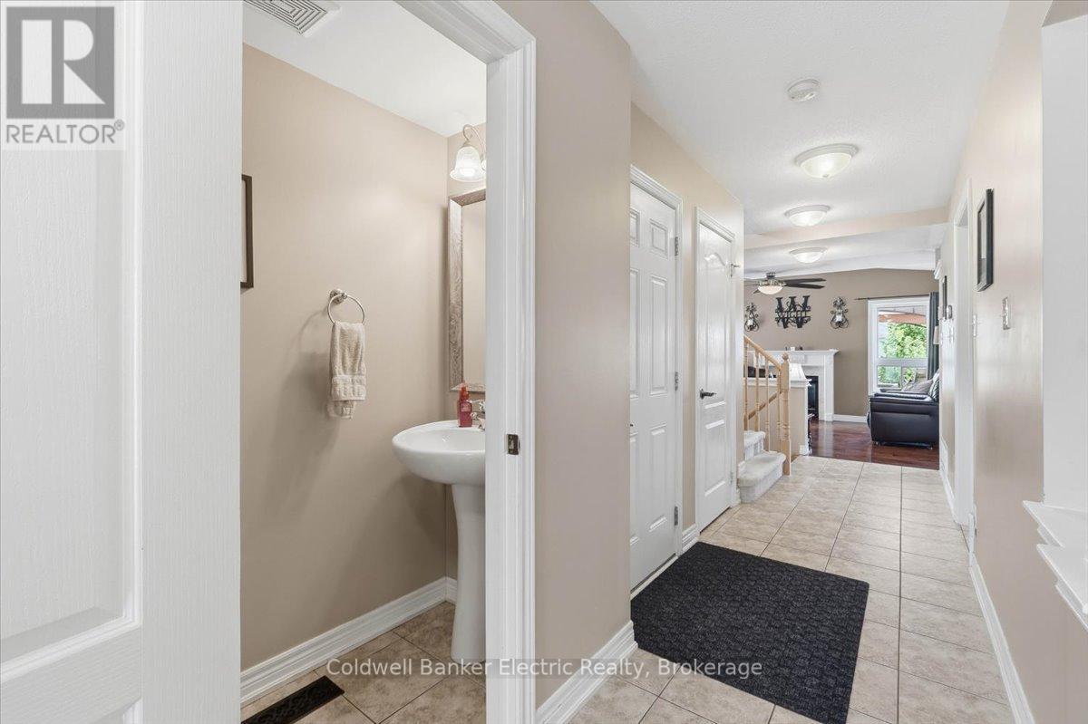 665 Heritage Trail, Peterborough (Northcrest Ward 5), Ontario  K9L 0A7 - Photo 3 - X13525798