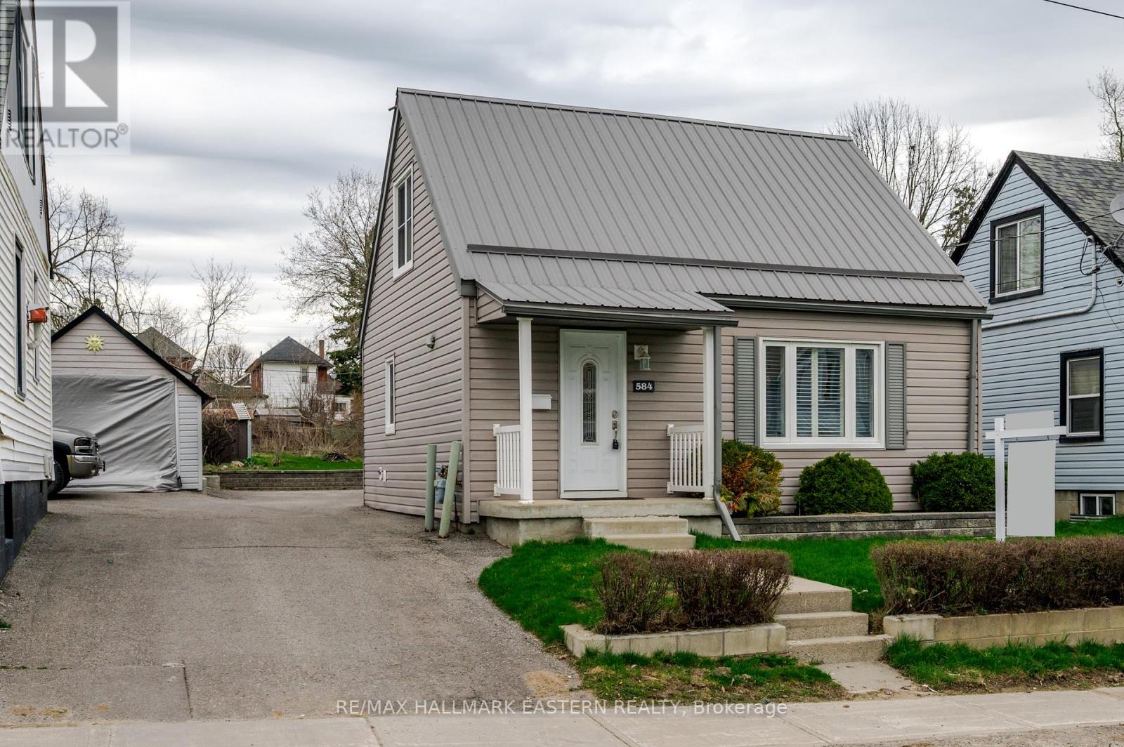 584 Paterson Street, Peterborough (Town Ward 3), Ontario  K9J 4R2 - Photo 4 - X13526020