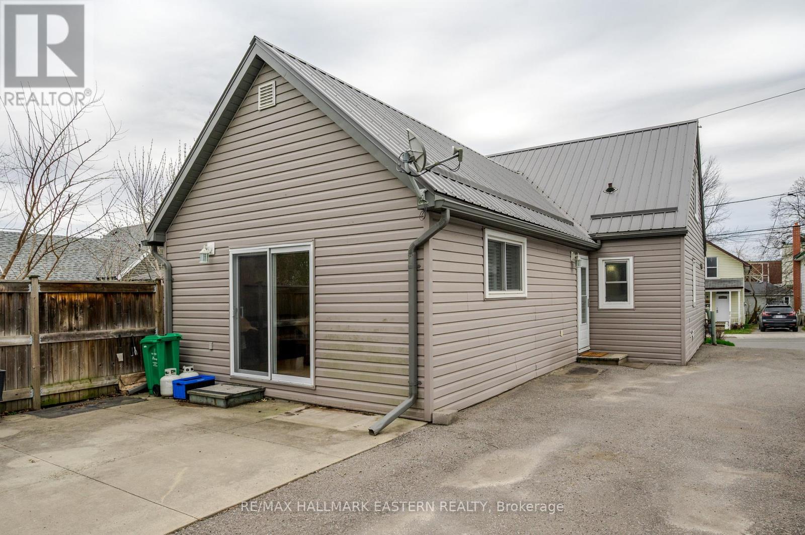 584 Paterson Street, Peterborough (Town Ward 3), Ontario  K9J 4R2 - Photo 40 - X13526020
