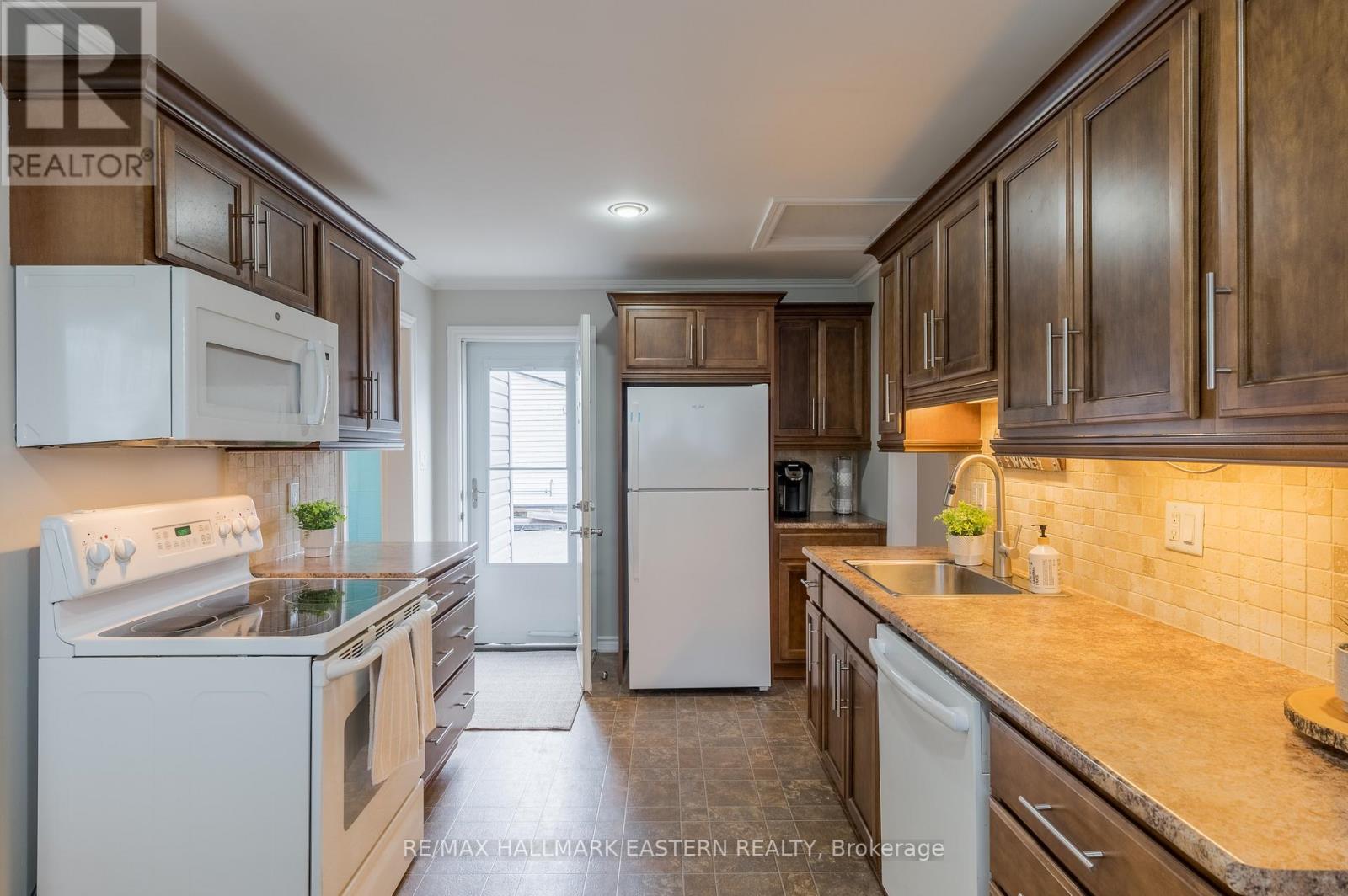 584 Paterson Street, Peterborough (Town Ward 3), Ontario  K9J 4R2 - Photo 6 - X13526020