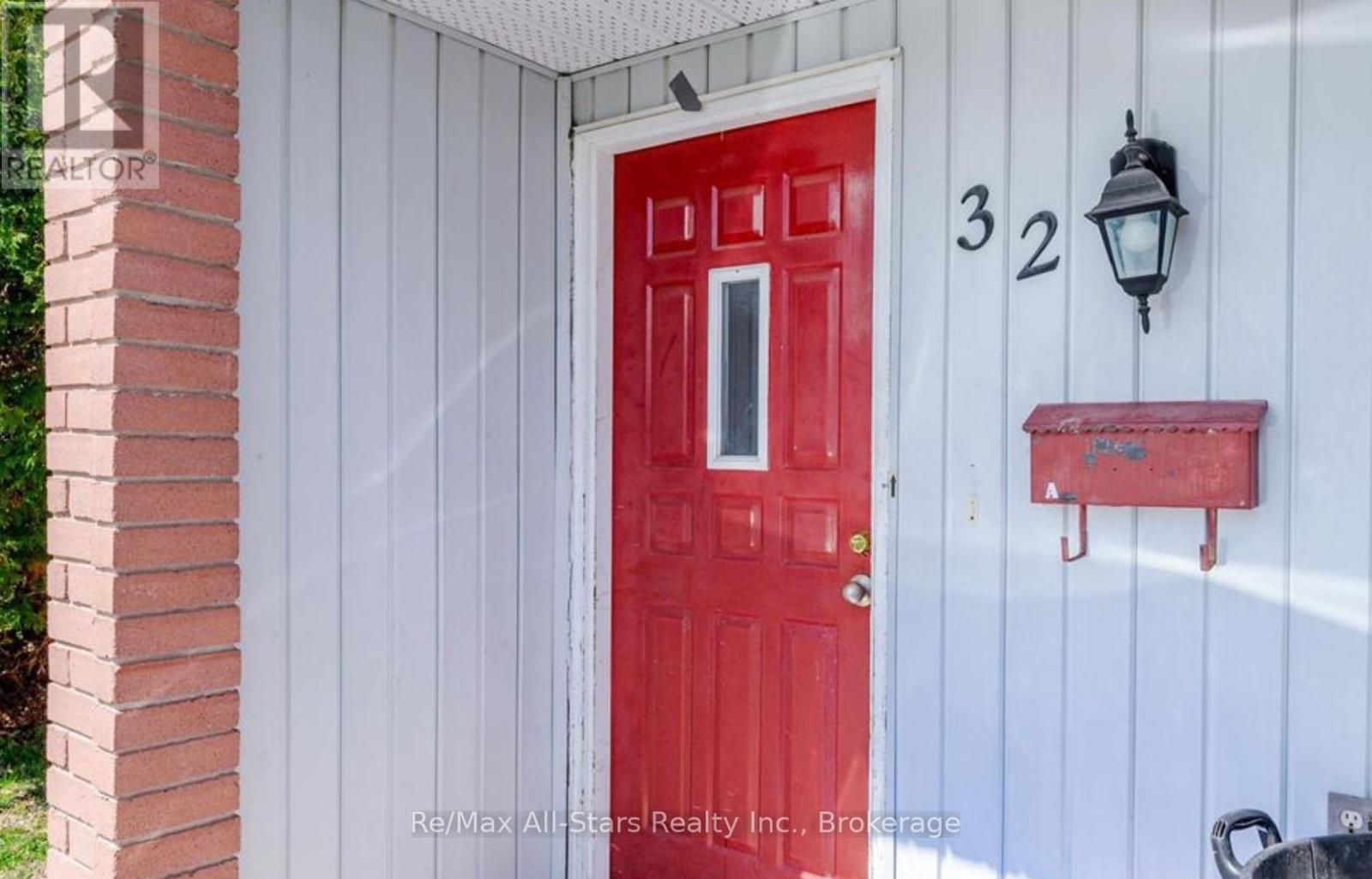 32 St George Street, Kawartha Lakes (Lindsay), Ontario  K9V 1W5 - Photo 3 - X13526098