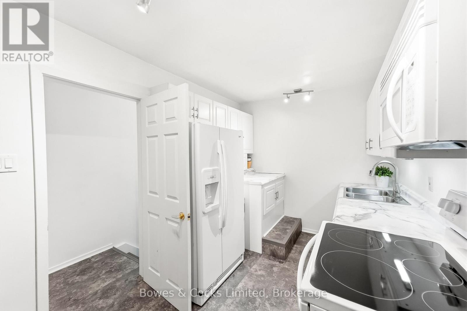 316 Leon Avenue, Selwyn, Ontario  K9L 1M1 - Photo 9 - X13526330