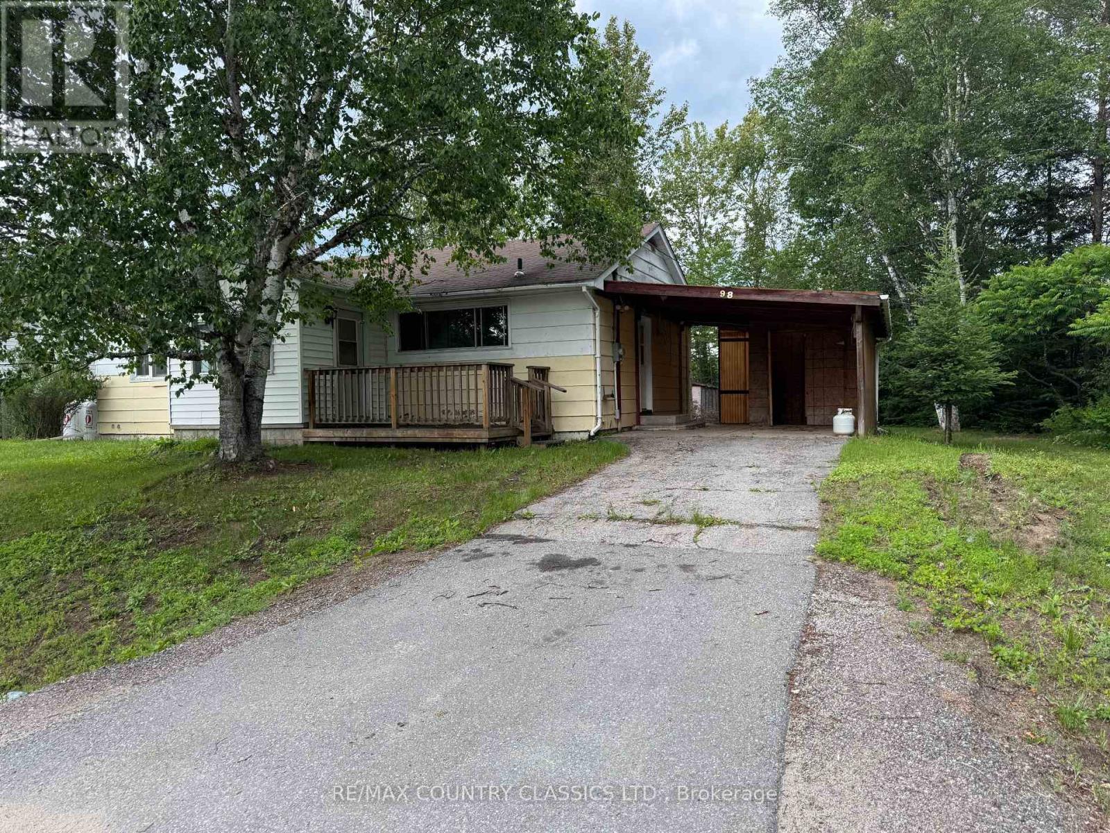 98 Sprucedale Street, Highlands East (Bicroft Ward), Ontario  K0L 1M0 - Photo 2 - X13526518