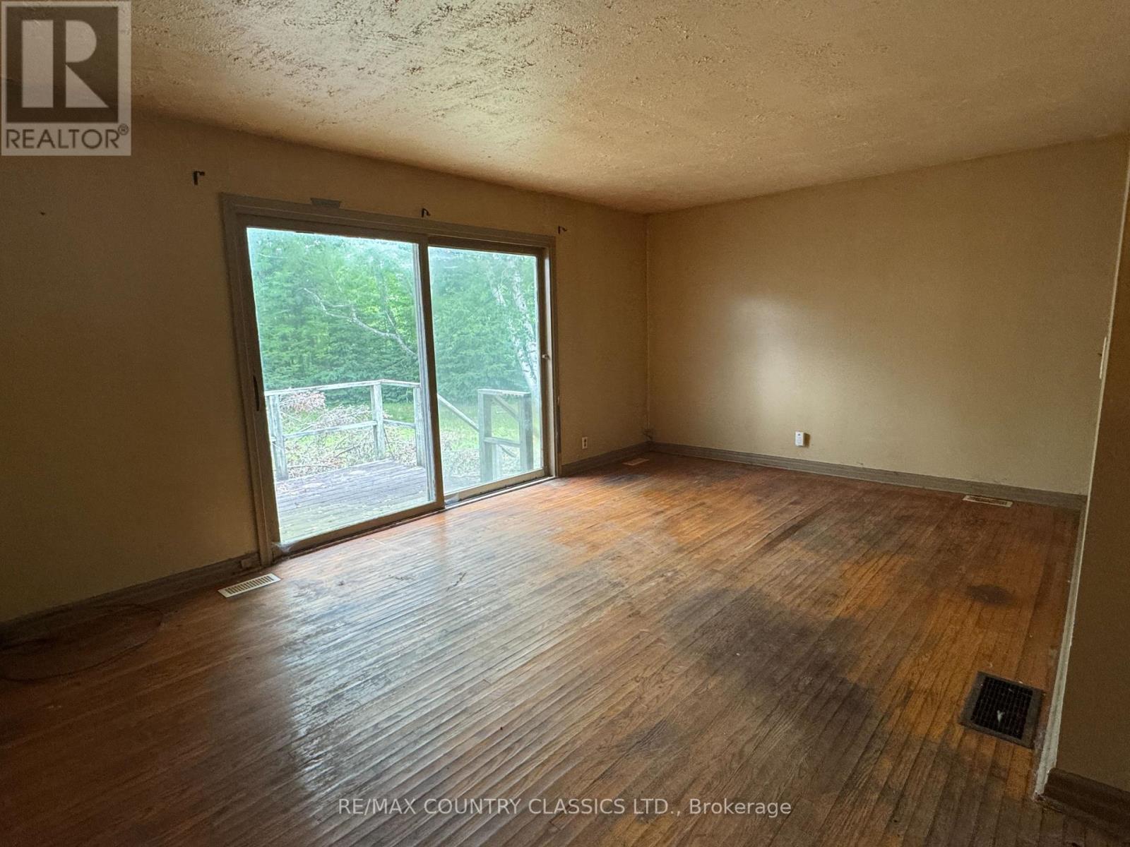 98 Sprucedale Street, Highlands East (Bicroft Ward), Ontario  K0L 1M0 - Photo 8 - X13526518