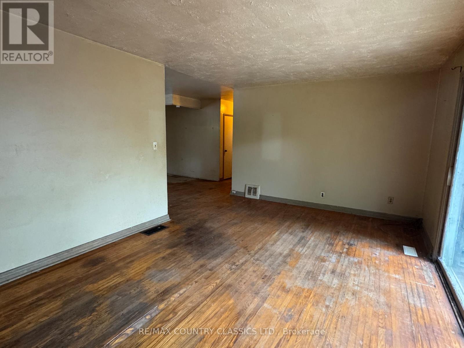 98 Sprucedale Street, Highlands East (Bicroft Ward), Ontario  K0L 1M0 - Photo 9 - X13526518