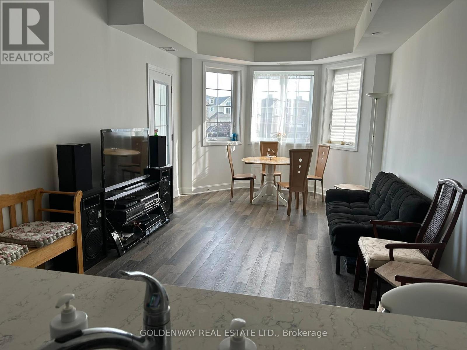 307 - 50 Lakebreeze Drive, Clarington (Newcastle), Ontario  L1B 0V9 - Photo 4 - E13526628