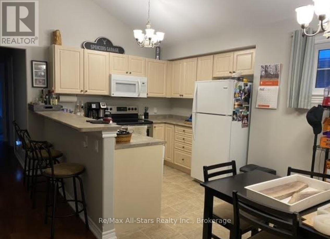 24 Beall Street, Kawartha Lakes (Lindsay), Ontario  K9V 6J6 - Photo 6 - X13528074