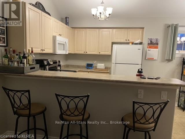 24 Beall Street, Kawartha Lakes (Lindsay), Ontario  K9V 6J6 - Photo 8 - X13528074
