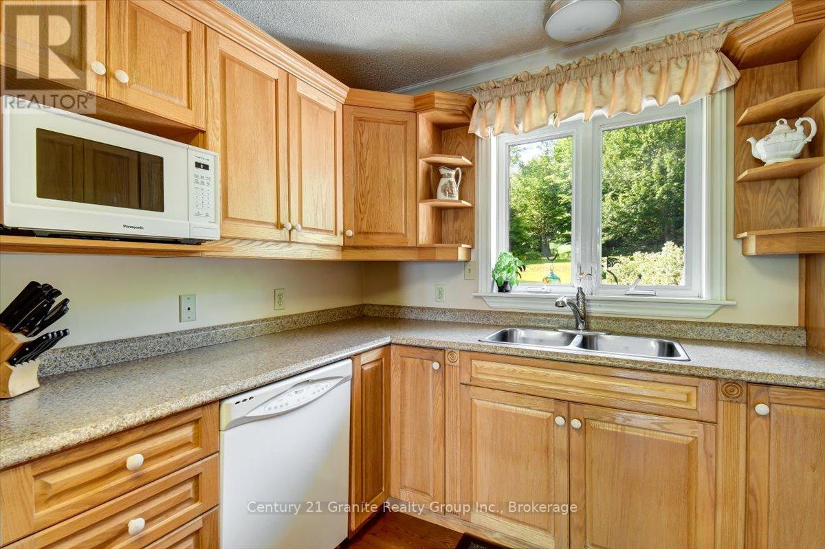 1573 Ojibway Road, Highlands East (Cardiff Ward), Ontario  K0L 2A0 - Photo 11 - X13528220