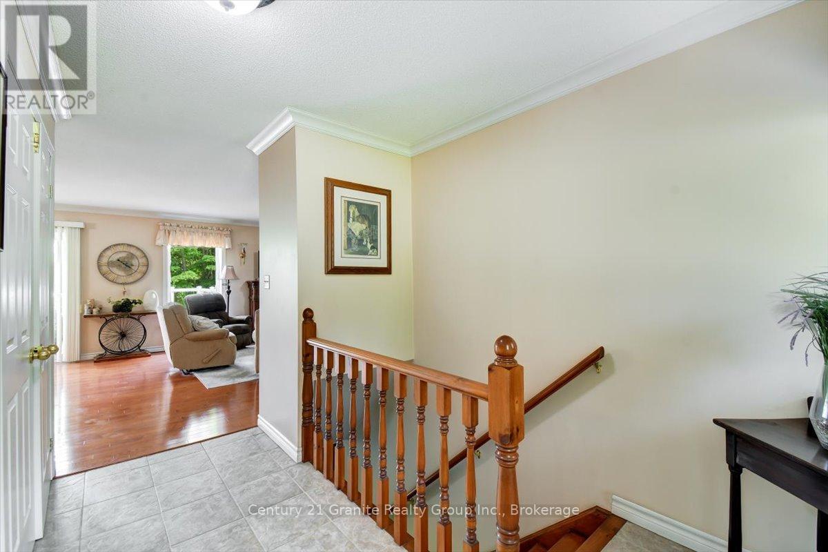 1573 Ojibway Road, Highlands East (Cardiff Ward), Ontario  K0L 2A0 - Photo 2 - X13528220
