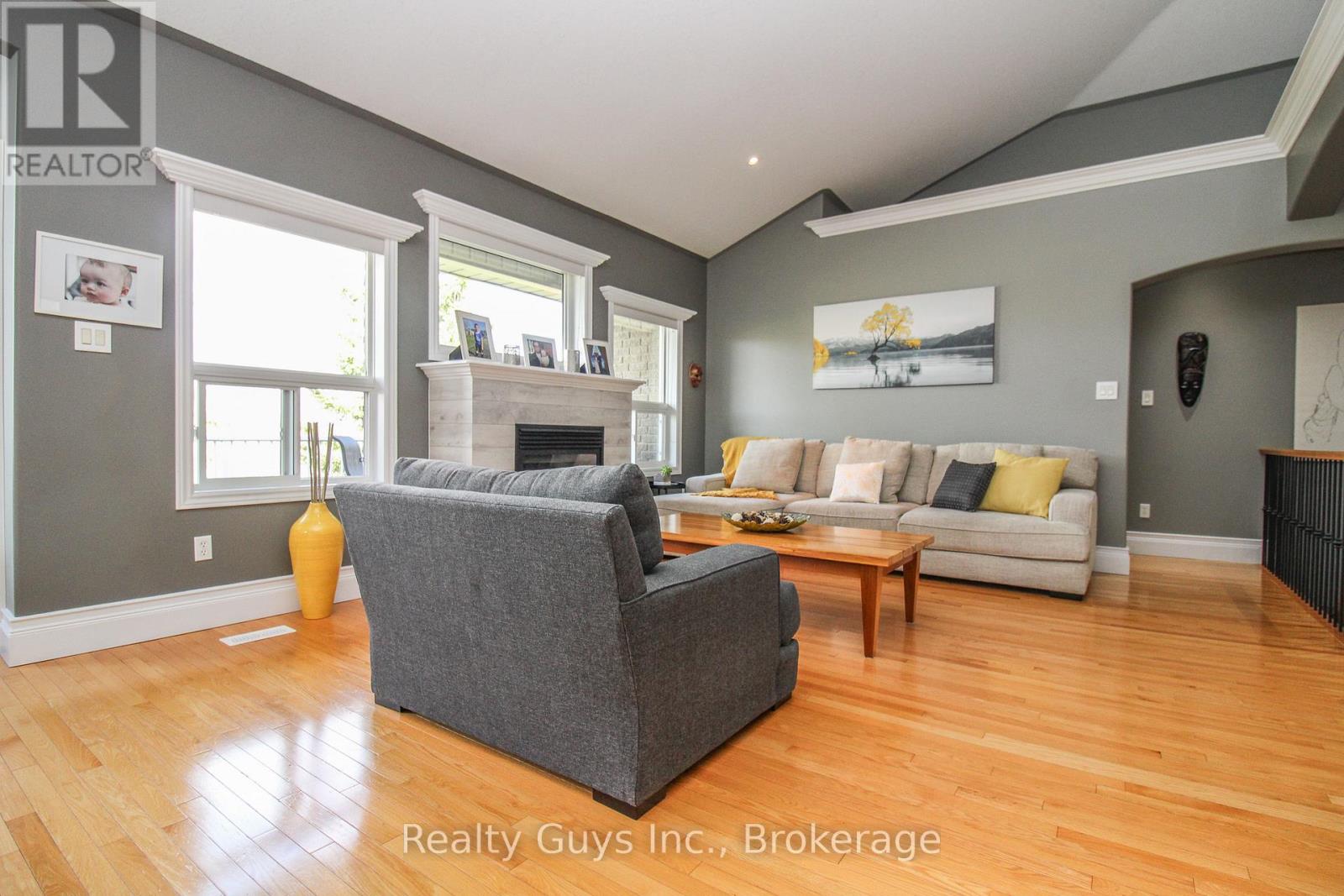 407 Carriage Lane, Peterborough (Northcrest Ward 5), Ontario  K9L 2A5 - Photo 16 - X13528558