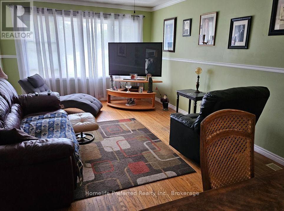 17b Beechwood Drive, Peterborough (Monaghan Ward 2), Ontario  K9J 1M2 - Photo 5 - X13530606