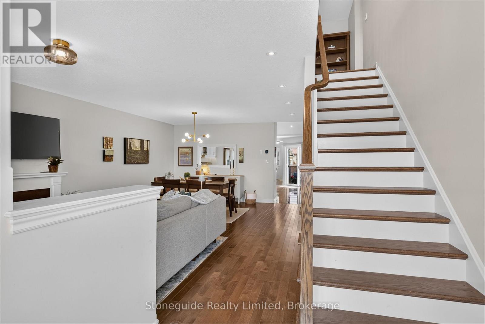 656 Grange Way, Peterborough (Northcrest Ward 5), Ontario  K9H 0G7 - Photo 7 - X13533018