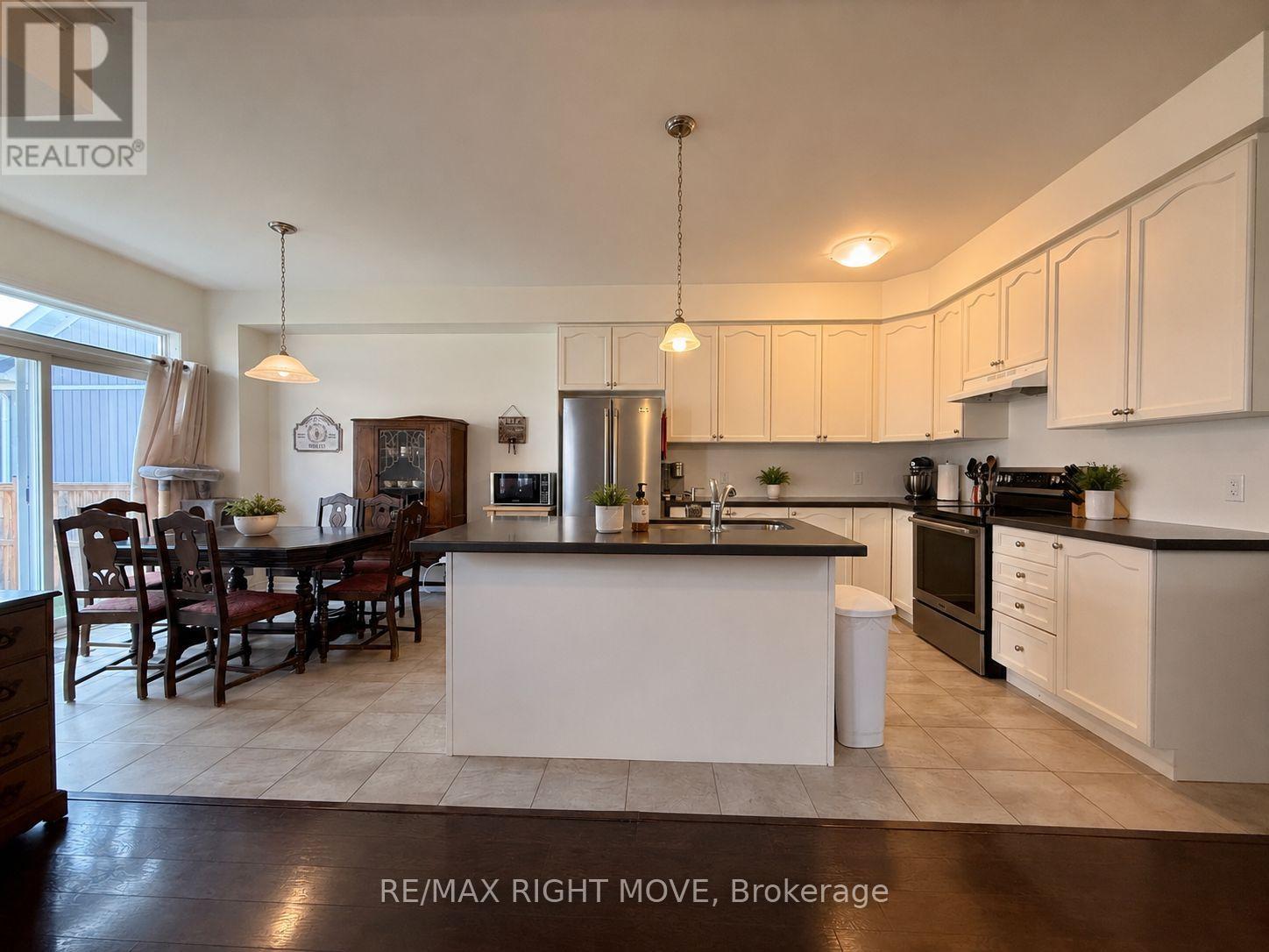 41 Primeau Crescent, Kawartha Lakes (Lindsay), Ontario  K9V 0M6 - Photo 2 - X13533006