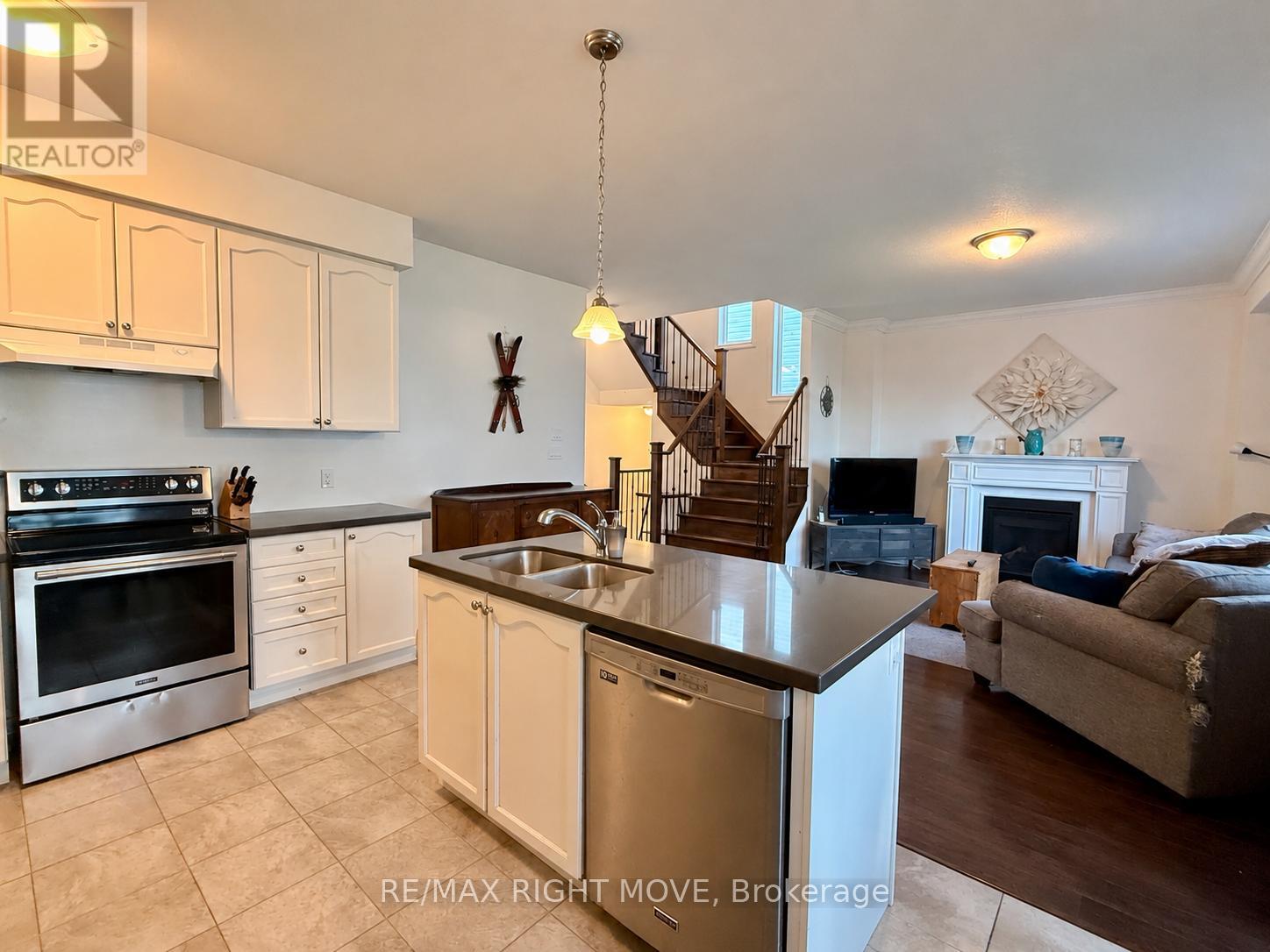 41 Primeau Crescent, Kawartha Lakes (Lindsay), Ontario  K9V 0M6 - Photo 3 - X13533006