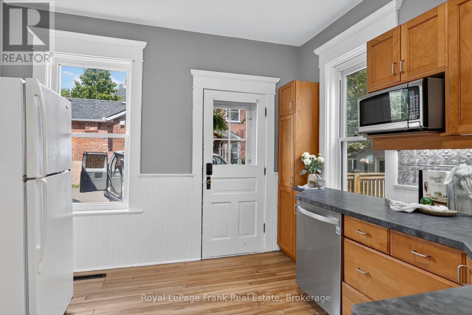 121 Romaine Street, Peterborough (Town Ward 3), Ontario  K9J 2C1 - Photo 16 - X13533306