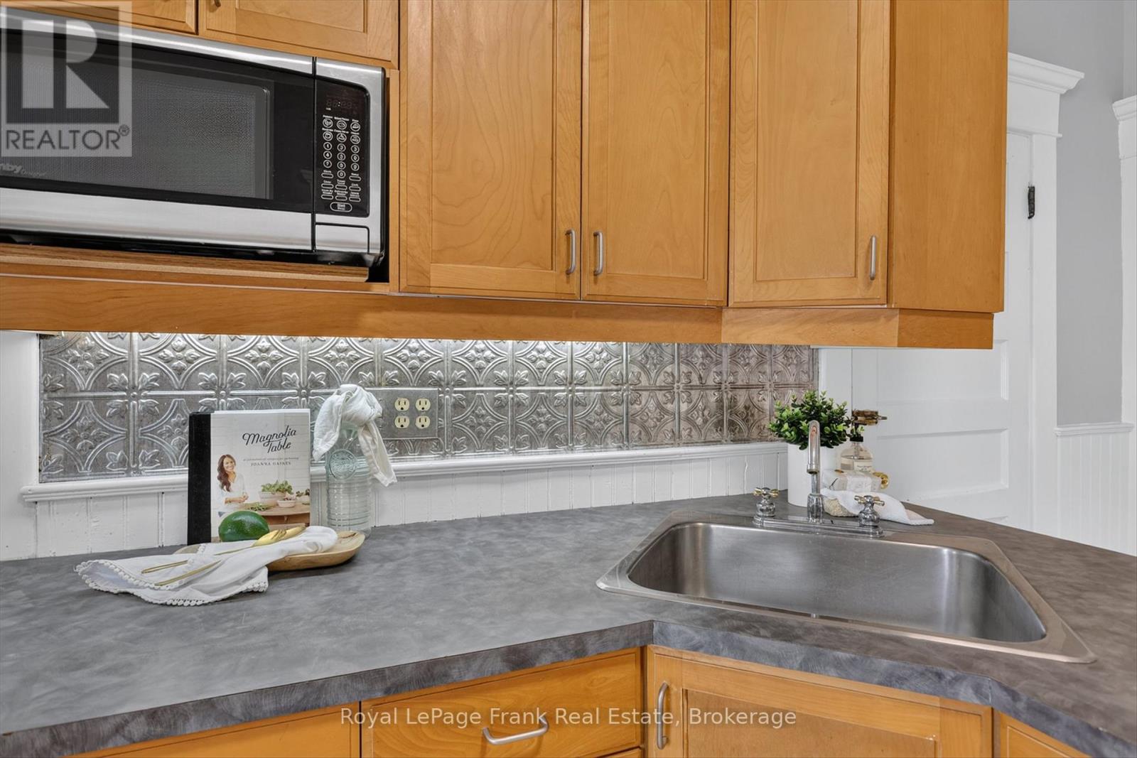 121 Romaine Street, Peterborough (Town Ward 3), Ontario  K9J 2C1 - Photo 19 - X13533306