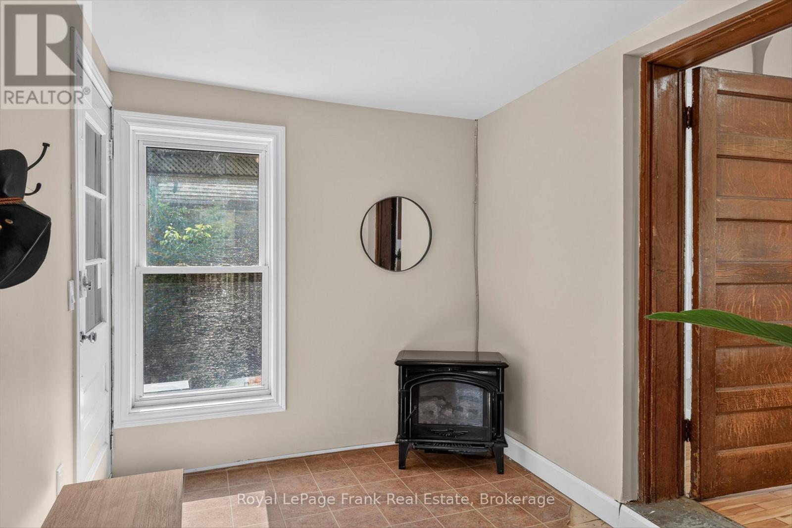 121 Romaine Street, Peterborough (Town Ward 3), Ontario  K9J 2C1 - Photo 24 - X13533306