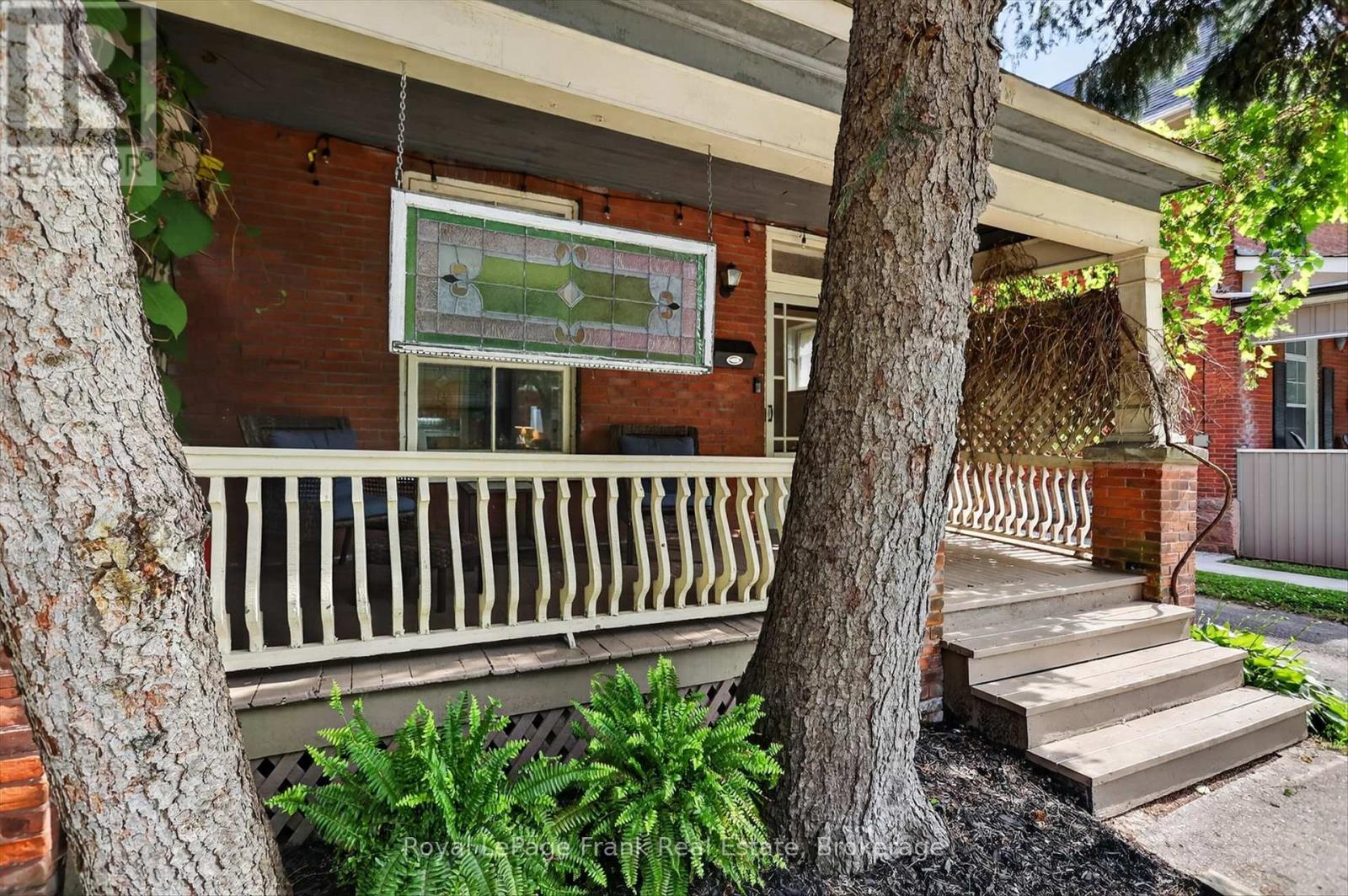 121 Romaine Street, Peterborough (Town Ward 3), Ontario  K9J 2C1 - Photo 3 - X13533306