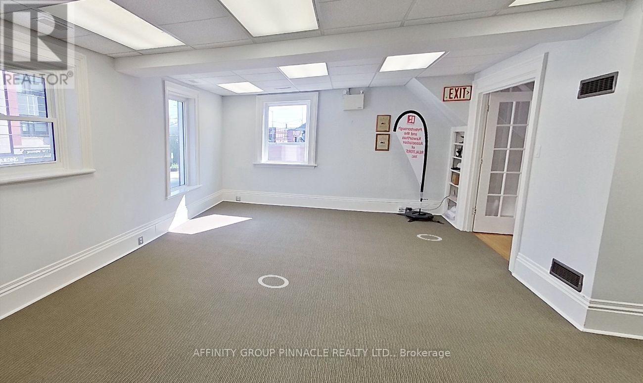 Upper - 273 Charlotte Street, Peterborough (Town Ward 3), Ontario  K9J 2V3 - Photo 2 - X13534142