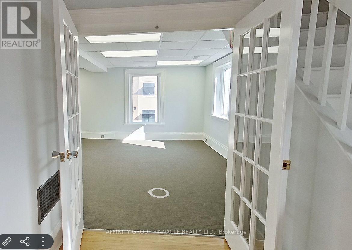 Upper - 273 Charlotte Street, Peterborough (Town Ward 3), Ontario  K9J 2V3 - Photo 6 - X13534142