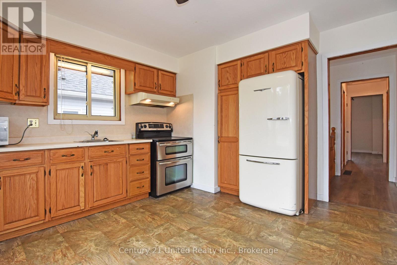 397 Edison Avenue, Peterborough (Otonabee Ward 1), Ontario  K9J 4G4 - Photo 10 - X13534144