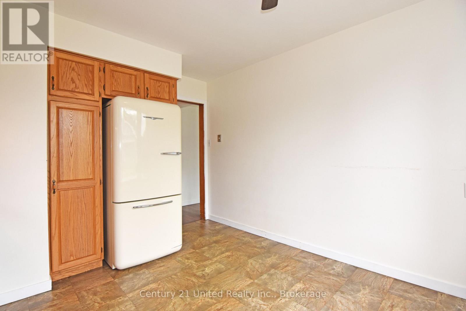 397 Edison Avenue, Peterborough (Otonabee Ward 1), Ontario  K9J 4G4 - Photo 11 - X13534144