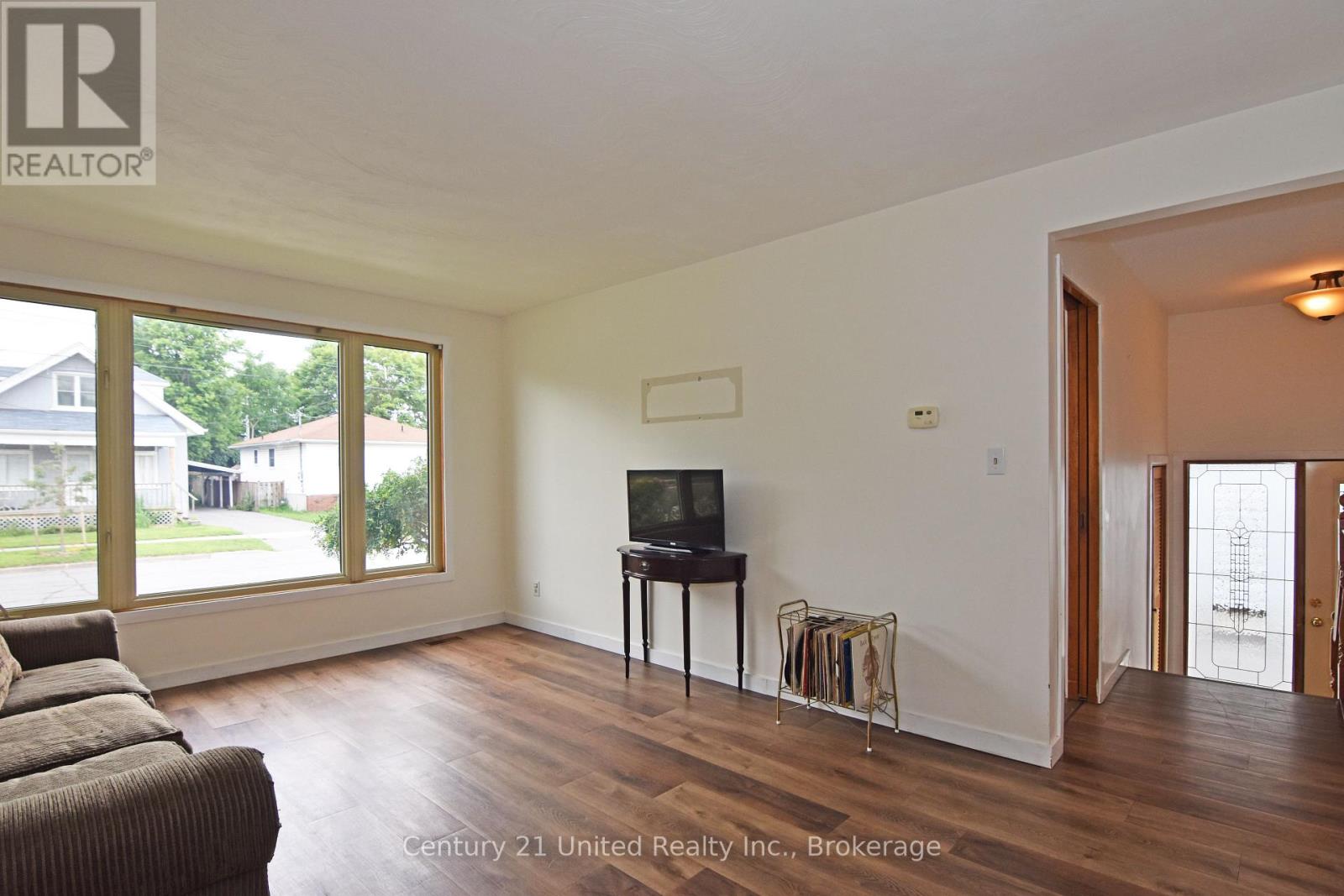 397 Edison Avenue, Peterborough (Otonabee Ward 1), Ontario  K9J 4G4 - Photo 7 - X13534144