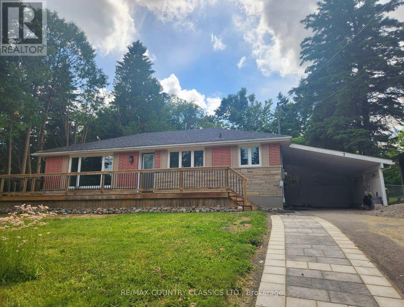 UPPER - 7 BEECHWOOD DRIVE, peterborough (monaghan ward 2), Ontario