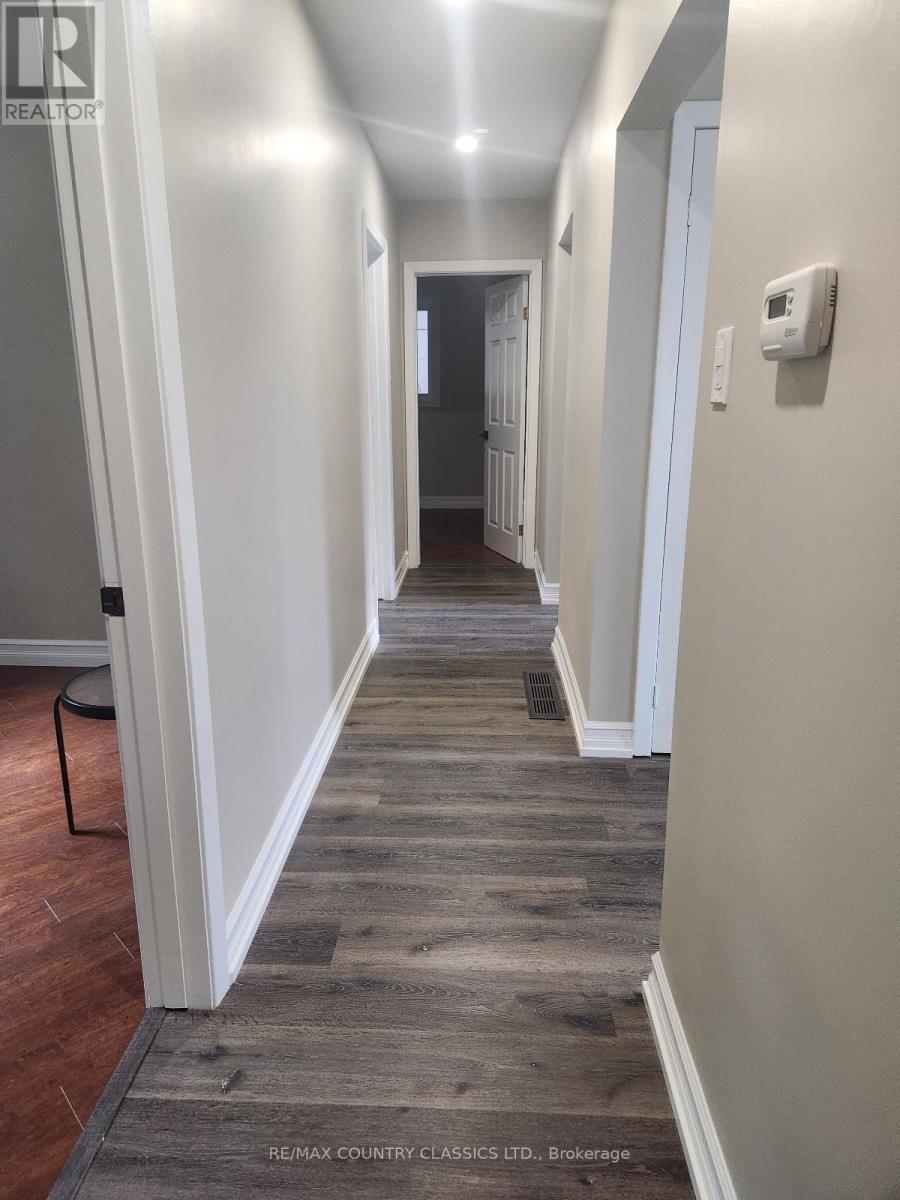 Upper - 7 Beechwood Drive, Peterborough (Monaghan Ward 2), Ontario  K9J 1M2 - Photo 14 - X13534298