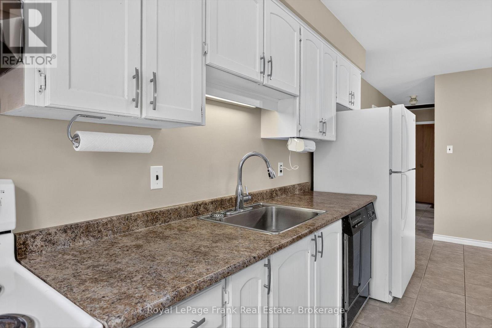 958 St Pauls Street, Peterborough (Northcrest Ward 5), Ontario  K9H 6J6 - Photo 13 - X13536878