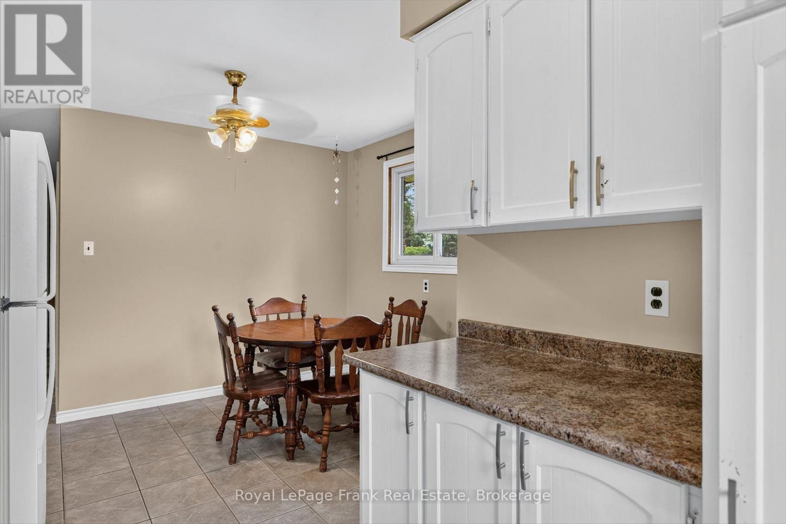 958 St Pauls Street, Peterborough (Northcrest Ward 5), Ontario  K9H 6J6 - Photo 15 - X13536878