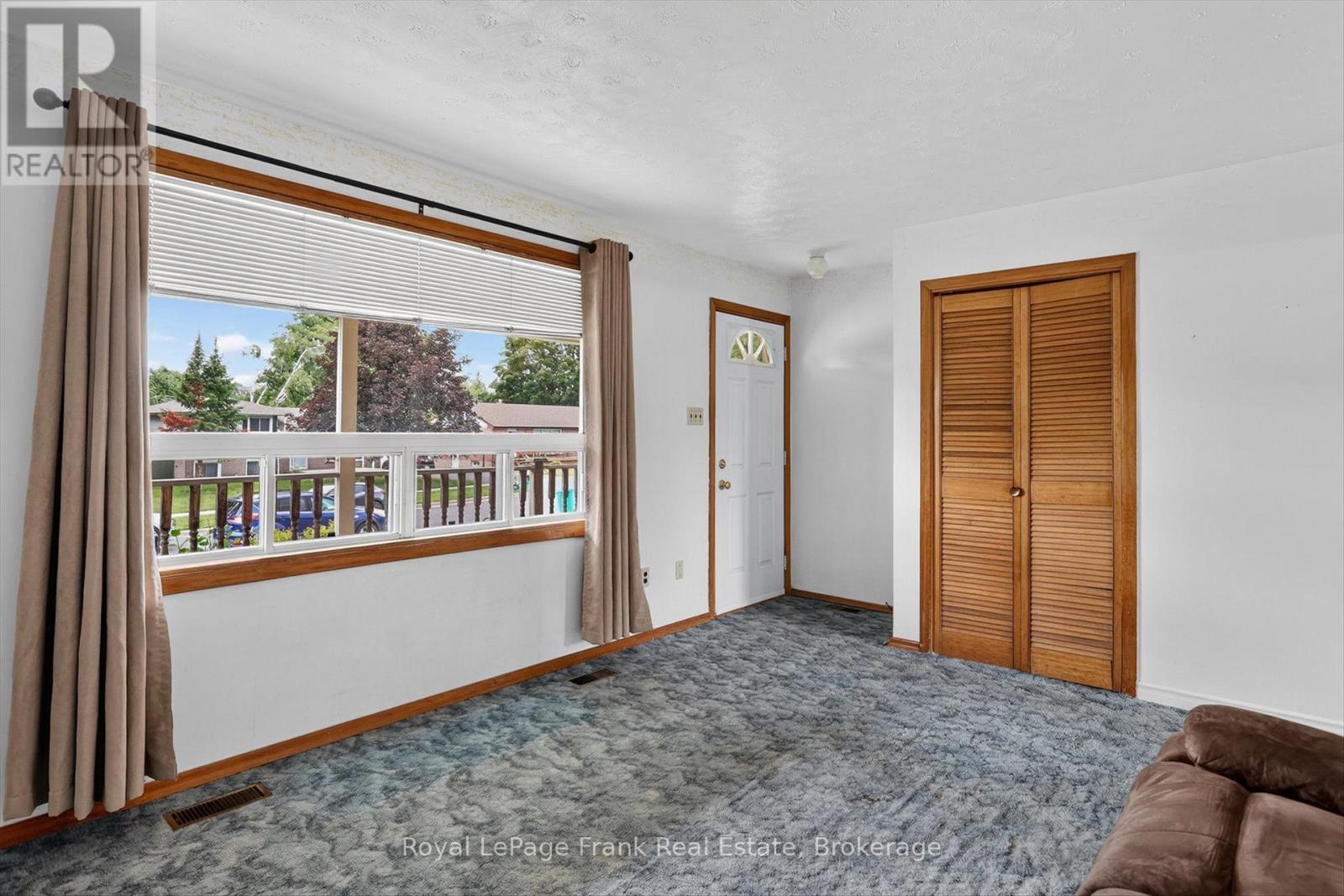958 St Pauls Street, Peterborough (Northcrest Ward 5), Ontario  K9H 6J6 - Photo 4 - X13536878
