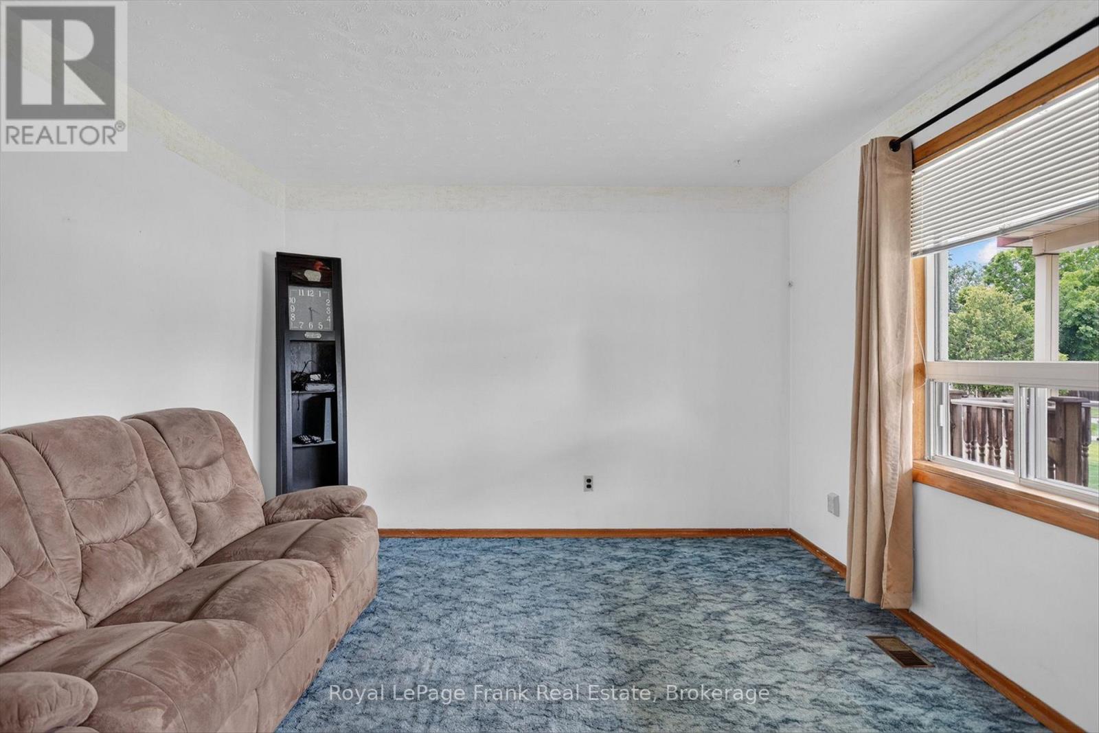 958 St Pauls Street, Peterborough (Northcrest Ward 5), Ontario  K9H 6J6 - Photo 6 - X13536878