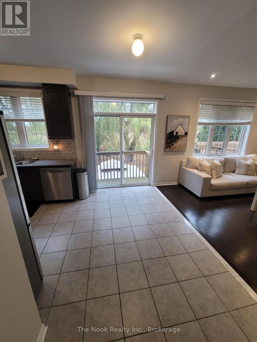 108 Milligan Street, Clarington (Newcastle), Ontario  L1B 0B5 - Photo 5 - E13538240