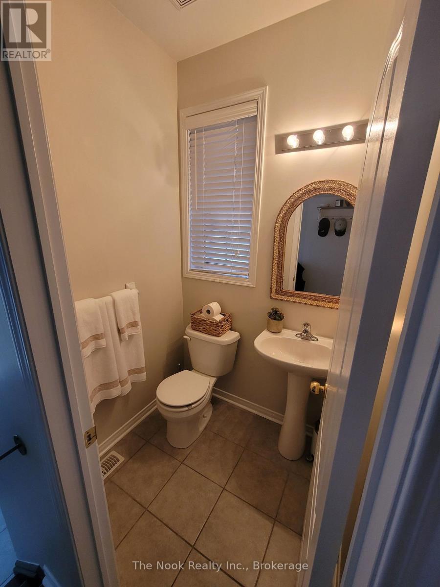 108 Milligan Street, Clarington (Newcastle), Ontario  L1B 0B5 - Photo 8 - E13538240