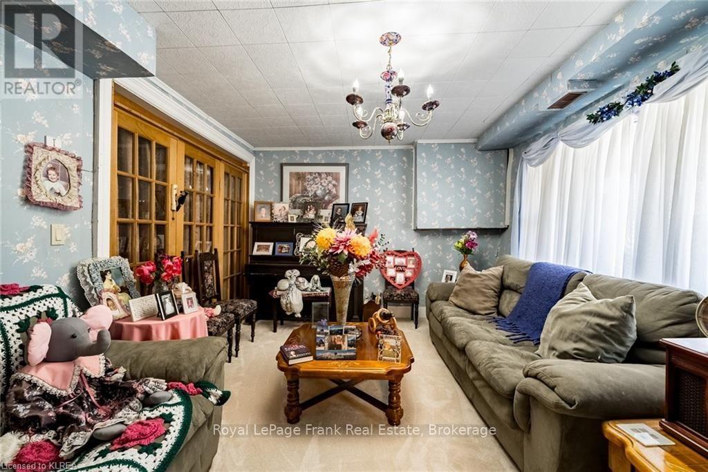 37 Sussex Street N, Kawartha Lakes (Lindsay), Ontario  K9V 4H6 - Photo 4 - X13537964