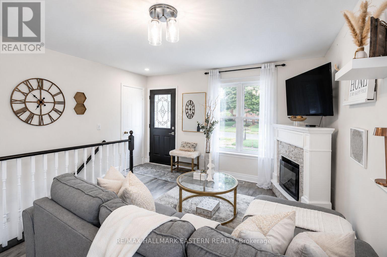 297 Towerhill Road, Peterborough (Northcrest Ward 5), Ontario  K9H 7N1 - Photo 2 - X13538678