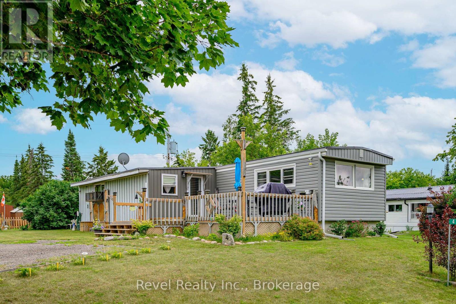 4 HOMEWOOD AVENUE, kawartha lakes (lindsay), Ontario