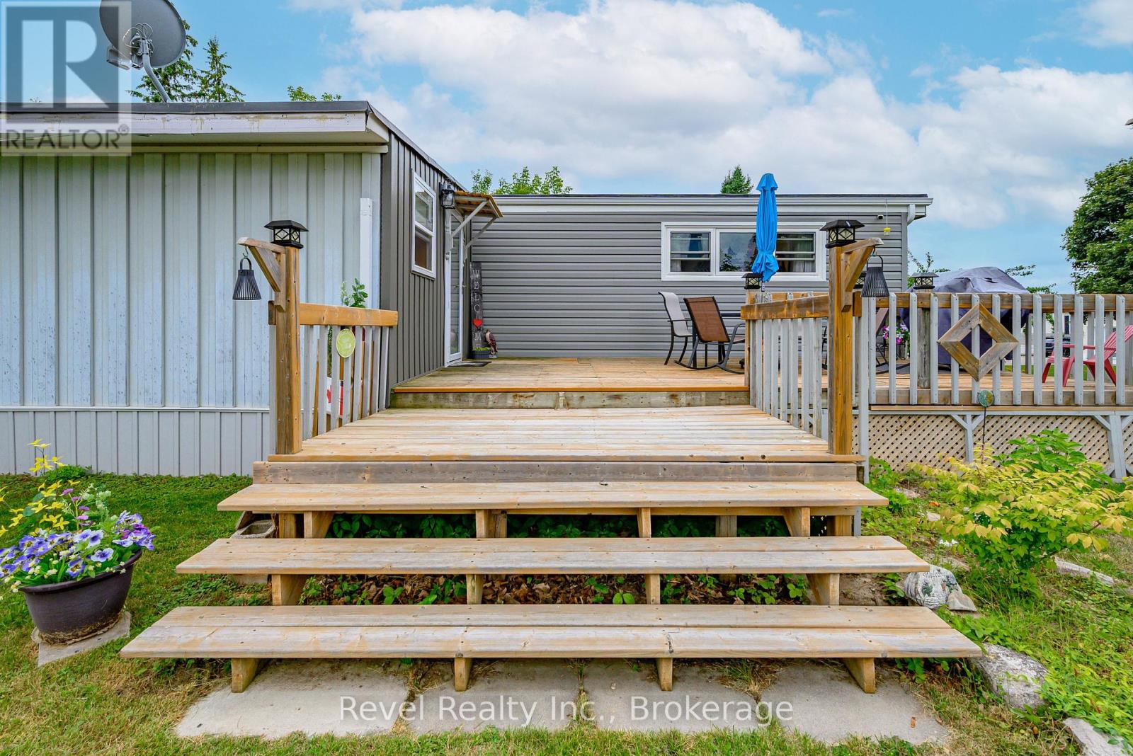 4 Homewood Avenue, Kawartha Lakes (Lindsay), Ontario  K9V 0H5 - Photo 3 - X13539668