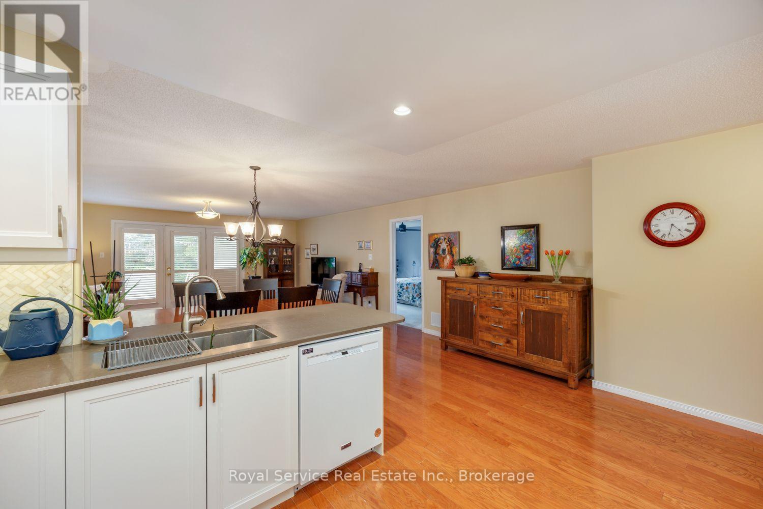 6 - 877 Wentworth Street, Peterborough (Otonabee Ward 1), Ontario  K9J 8R7 - Photo 11 - X13541642