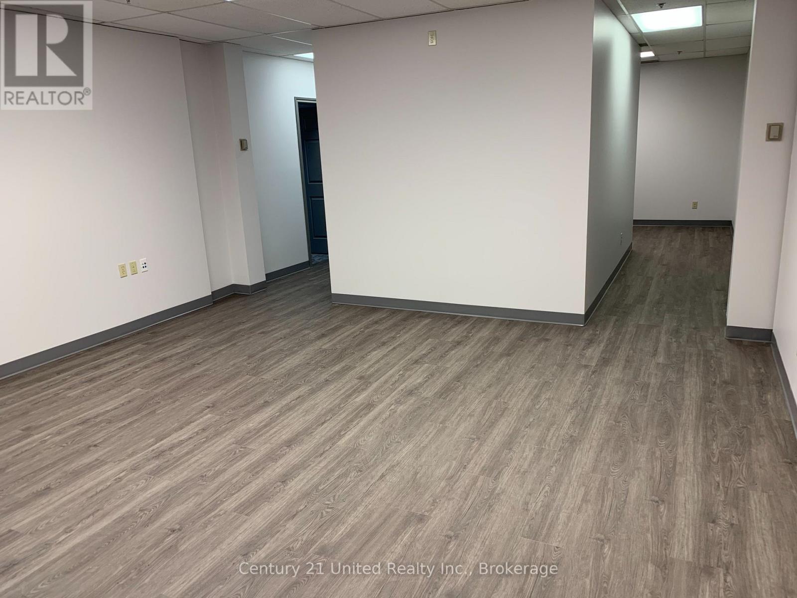 205 - 261 George Street N, Peterborough (Town Ward 3), Ontario  K9J 3G9 - Photo 2 - X13542580