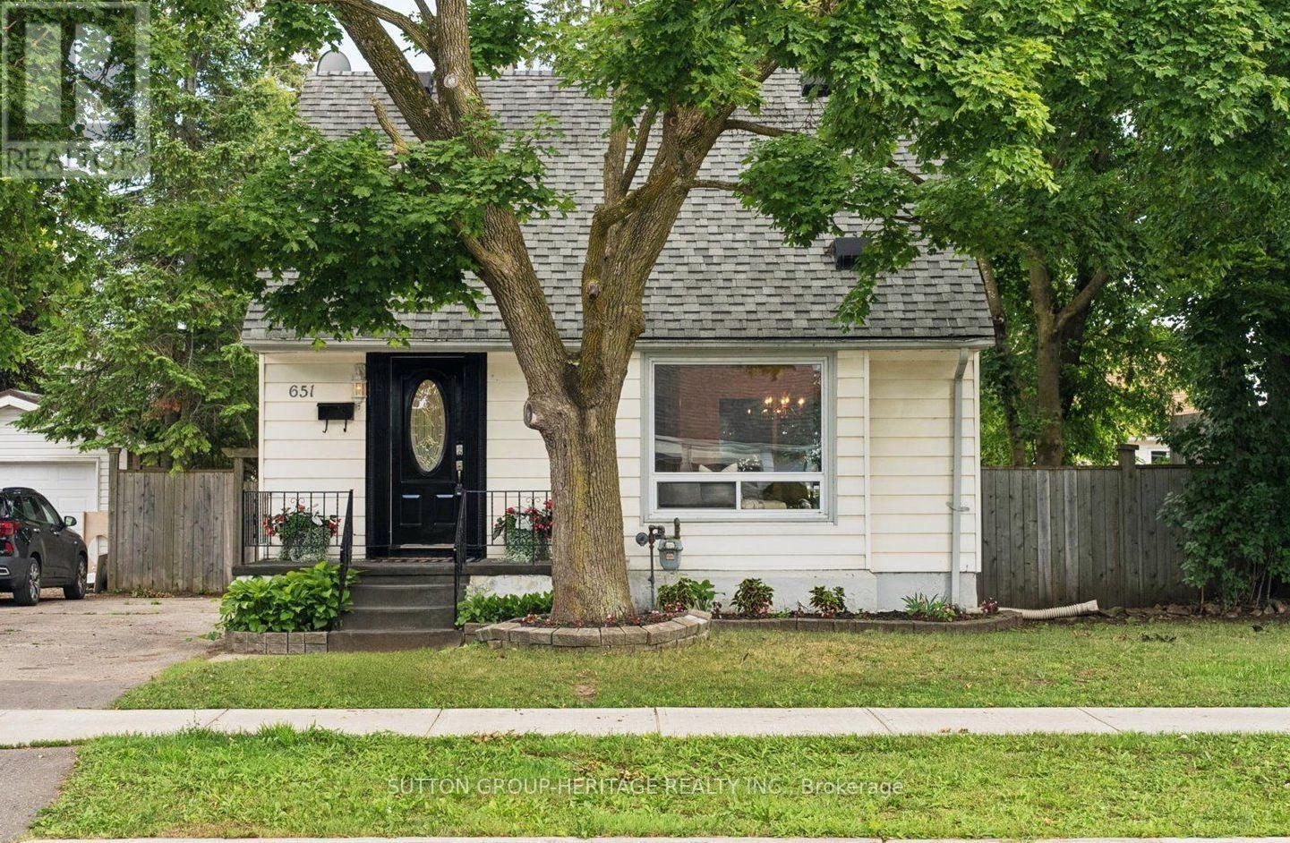 651 Mckellar Street, Peterborough (Otonabee Ward 1), Ontario  K9J 1R4 - Photo 2 - X13542460